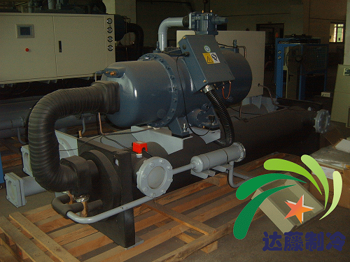 水冷螺桿式冷水機(jī)
